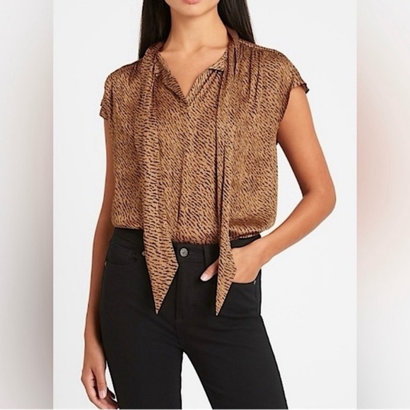 Banana Republic Neck Tie Blouse - Picture 7 of 7